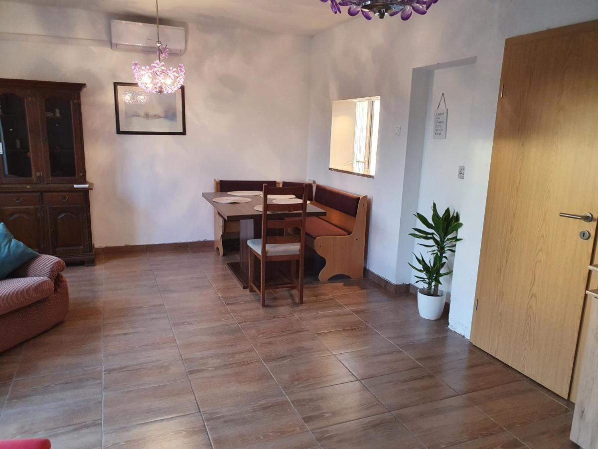 Apartman Meg Apartment Malinska Exterior photo
